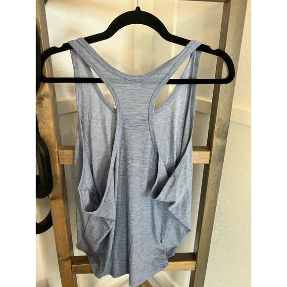 Old Navy Active Breath On tank - Picture 3 of 4